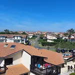 Un Ete A La -conciergerieland